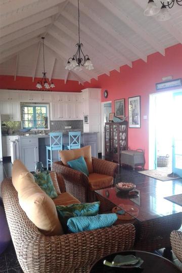 Livingroom/ kitchen area